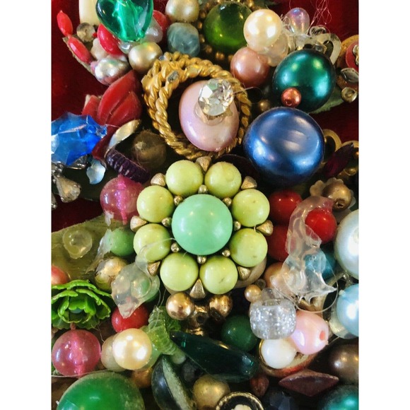 Vintage Jewelry Christmas Tree Collage Art Hand Crafted Assemblage￼ 8 X 10 - Picture 3 of 10